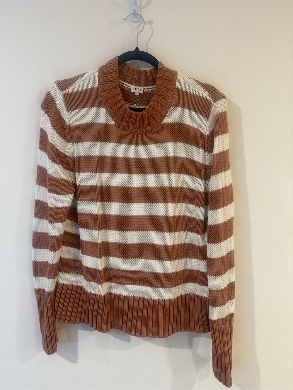 KULE Women’s Striped Crew Neck Sweater — Burnt orange & Cream